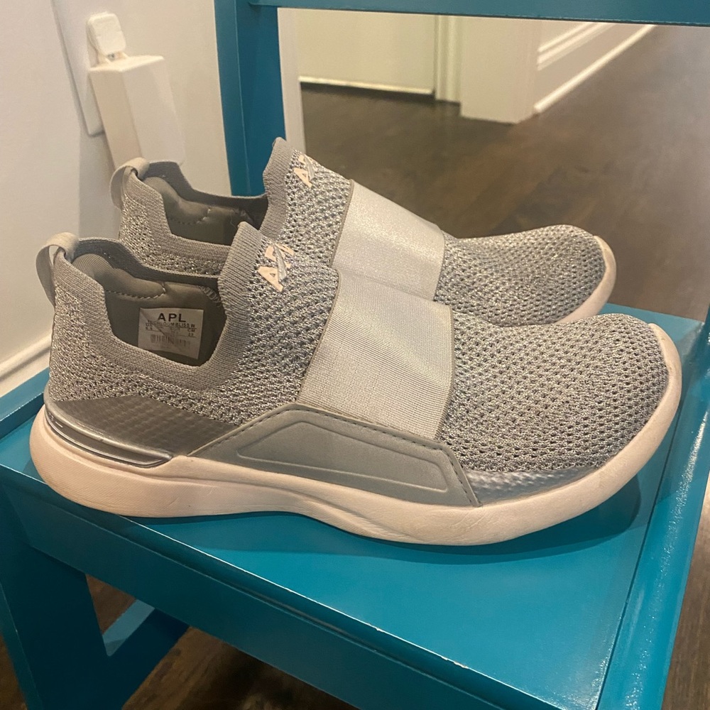 Women's APL TechLoom Bliss Shoe size 6.5